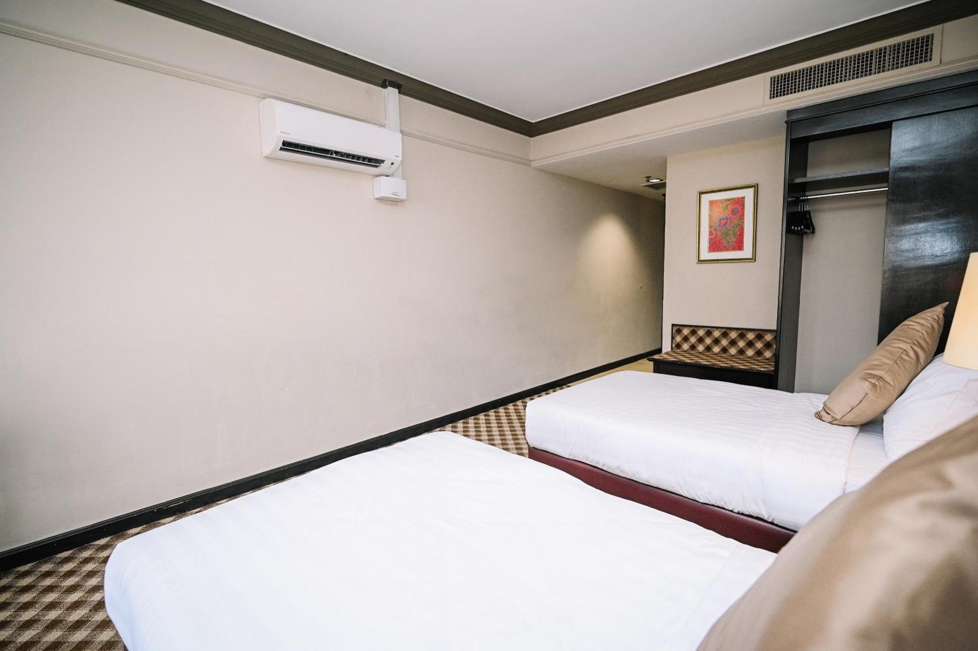 Kingston 9 - Jonker Street Malacca